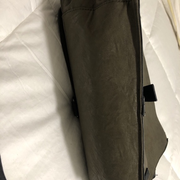 Simply Vegan Messenger bag - Picture 4 of 4